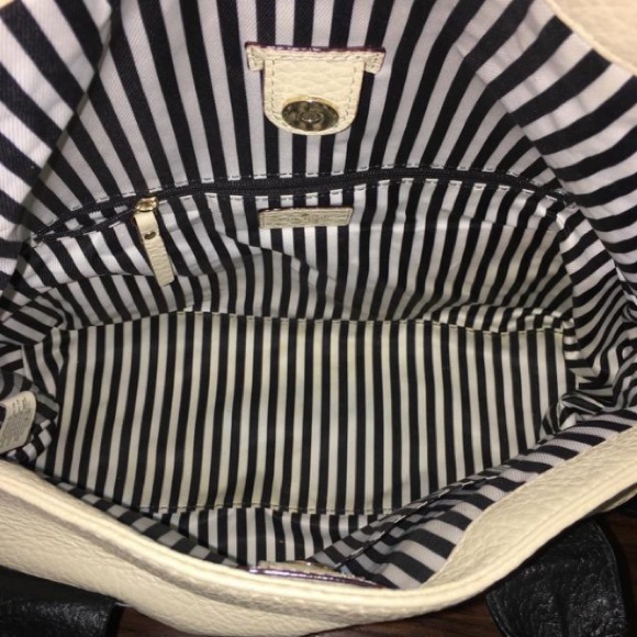 New York Pebbled Satchel/Crossbody Bag - Picture 9 of 11